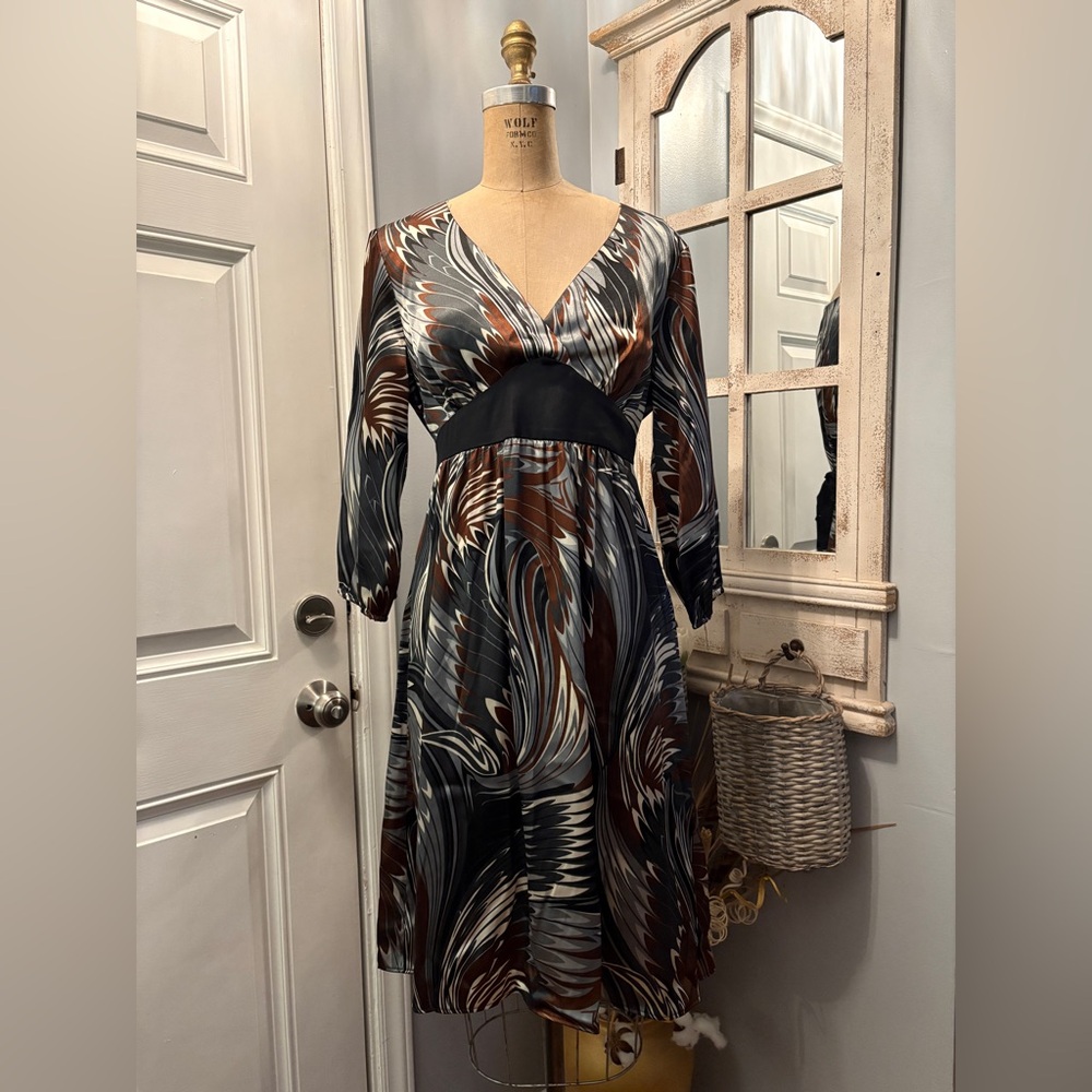 Roulette Festival Multicolor Satin like On-Trend V-Neck Dress Size Large